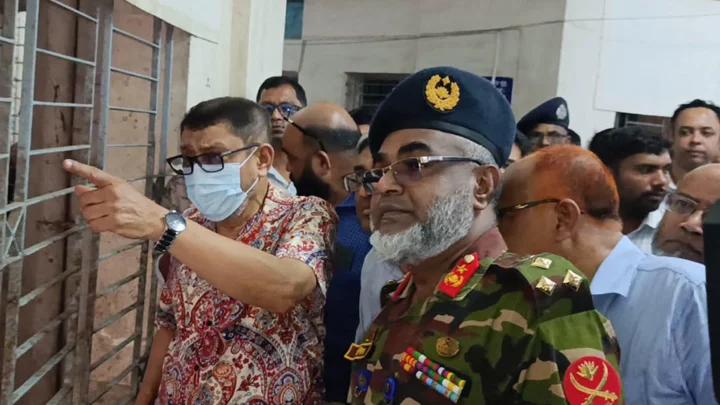 ময়মনসিংহ মেডিকেলে ময়লার স্তূপে ক্যানুলা-সিরিঞ্জ, তদন্তের নির্দেশ স্বাস্থ্যমন্ত্রীর