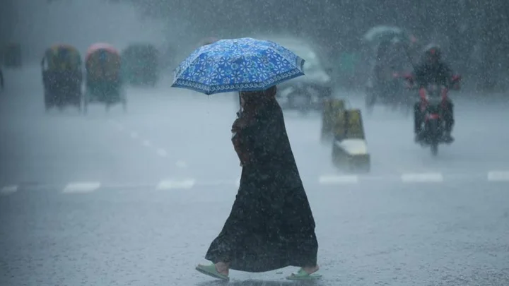 সাগরে লঘুচাপের আভাস, বজ্রসহ বৃষ্টি ও ভারী বর্ষণ নিয়ে নতুন বার্তা