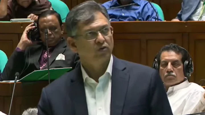 অবৈধভাবে অটোরিকশা চার্জে বছরে রাজস্ব ক্ষতি ৪ হাজার কোটি