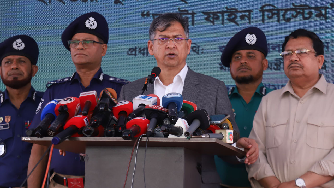 দেশের সব মহাসড়কে এআই অটো ফাইন চালুর ঘোষণা স্বরাষ্ট্রমন্ত্রীর
