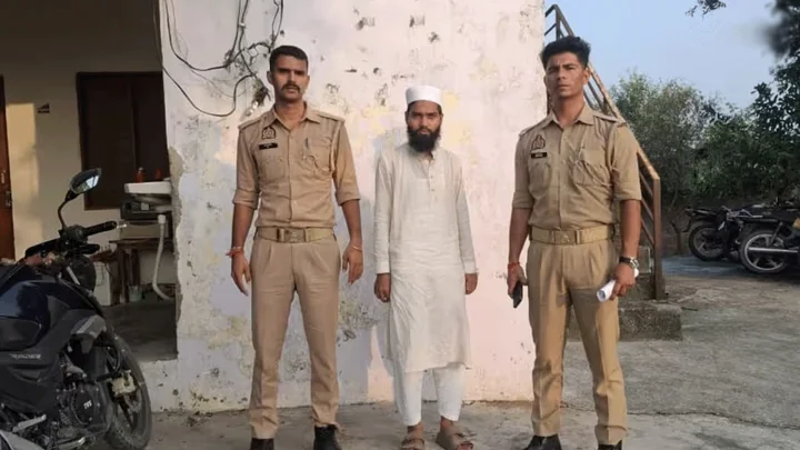 ভারতে উচ্চস্বরে আজান দেওয়ার কারণে মুয়াজ্জিন গ্রেপ্তার