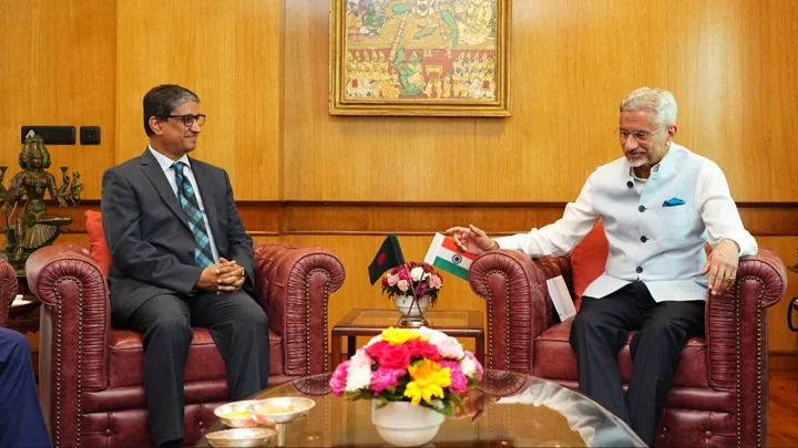ভারত-বাংলাদেশ সম্পর্ক প্রাতিষ্ঠানিক কাঠামোর ভিত্তিতে এগিয়ে নেওয়ার তাগিদ