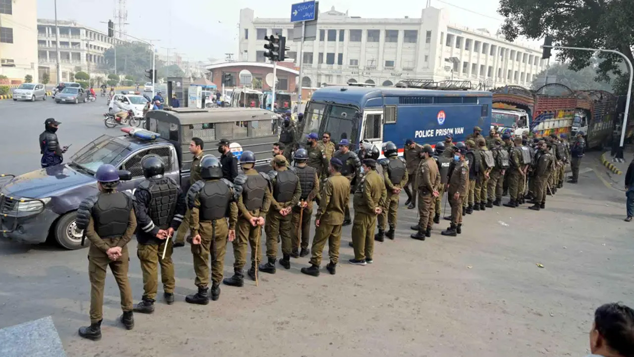 Islamabad-heavy-police-deploy