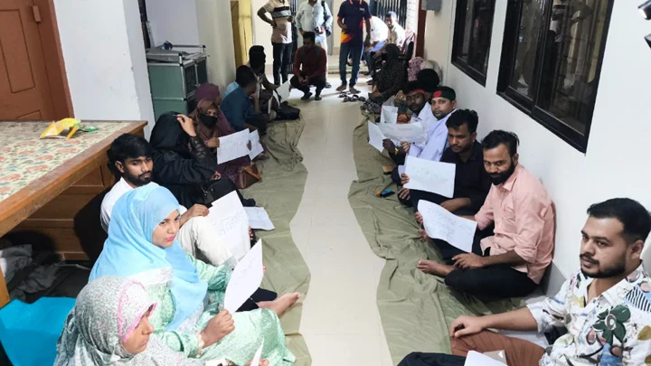 ‘না খেয়ে মরব, তবু নিয়োগপত্র ছাড়া ফিরব না’ অনশনে নিয়োগপ্রত্যাশী শিক্ষকরা