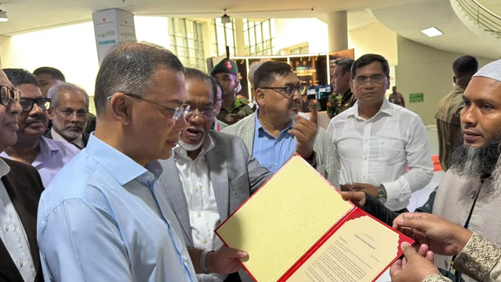 দীর্ঘ অপেক্ষার পর ন্যানো ইউরিয়ার পেটেন্ট পেলেন যবিপ্রবির অধ্যাপক ড. জাভেদ