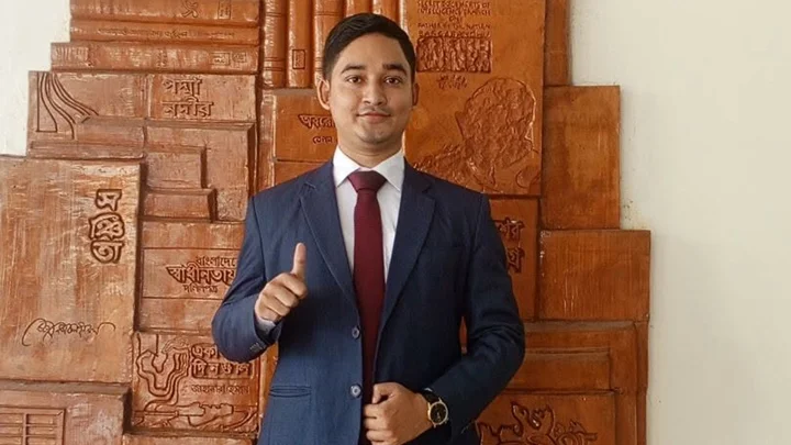 রাজুতে নিজেকে জ্বালিয়ে দেওয়ার ঘোষণা বিসিএস পাস করেও ভেরিফিকেশনে বাদ পড়া জসিমের