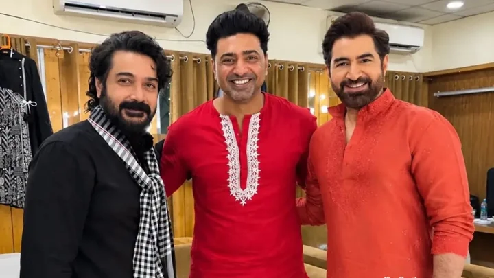 এক মঞ্চে প্রসেনজিৎ, দেব ও জিৎ
