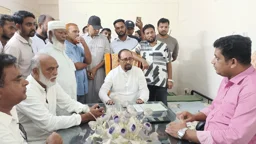 হঠাৎ সাব-রেজিস্ট্রার অফিসে এমপি, দলিল লেখককে শোকজ