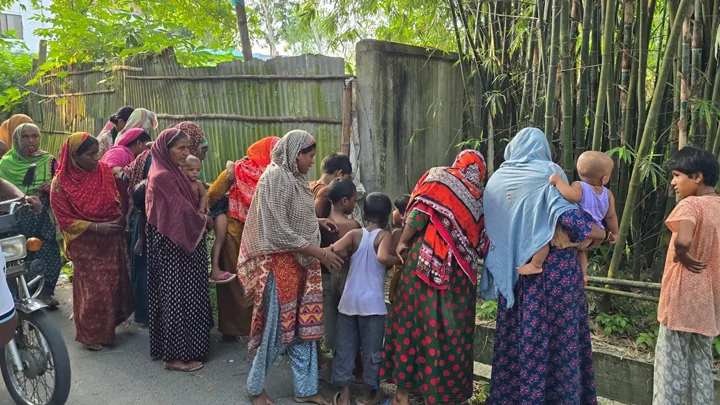 কাপড়ে মোড়ানো নবজাতকের মরদেহ পড়ে ছিল ড্রেনে