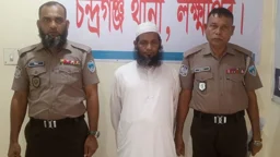 ছাত্রকে যৌন নিপীড়নের অভিযোগে মাদ্রাসাশিক্ষক গ্রেপ্তার
