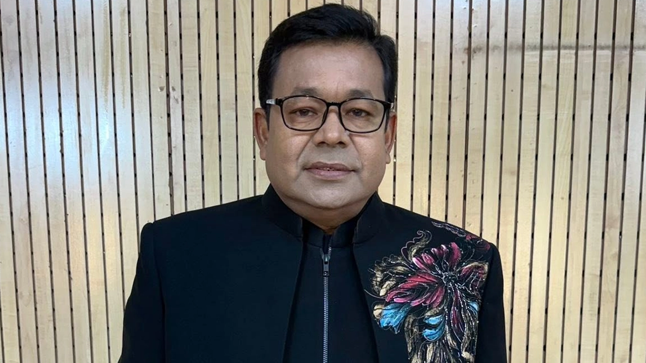 ইউটিউবে মনির খানের ৩০ লাখ সাবস্ক্রাইবার
