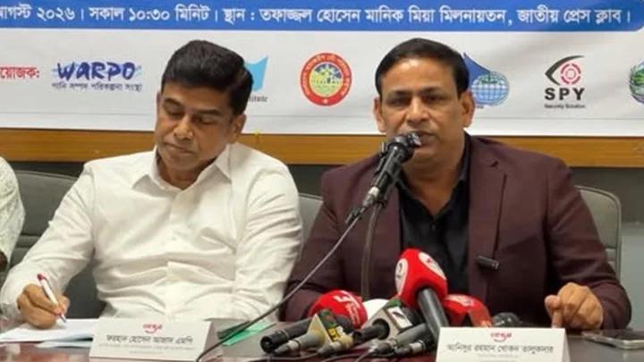 ‘পদ্মা সেতু থেকে নিচে তাকালে চোখে পড়ে শুধু চর আর চর’