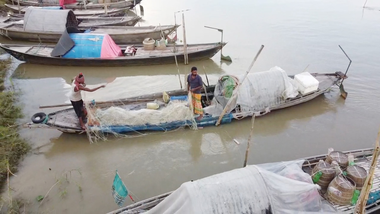 জেলে কার্ডে নানান অনিয়ম, জীবিত জেলে সরকারি খাতায় ‘মৃত’