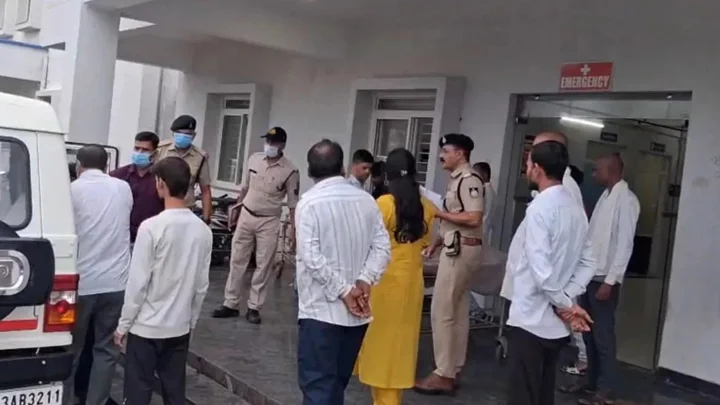 ভারতে বিষাক্ত মদপানে ৯ জনের মৃত্যু