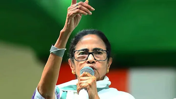 মমতার দলের নতুন নামের জন্য তিনটি প্রস্তাব