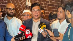 ট্রাফিক আইন লঙ্ঘনে মামলা হওয়ায় আমি খুশি: বিমানমন্ত্রী