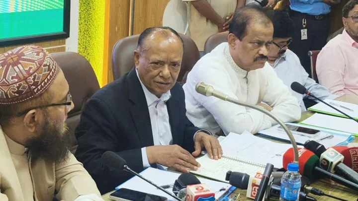 সরকারি চাকরিজীবীদের কাজ কিছু চুরি করা, কিছু কাজ করা: পরিবেশমন্ত্রী