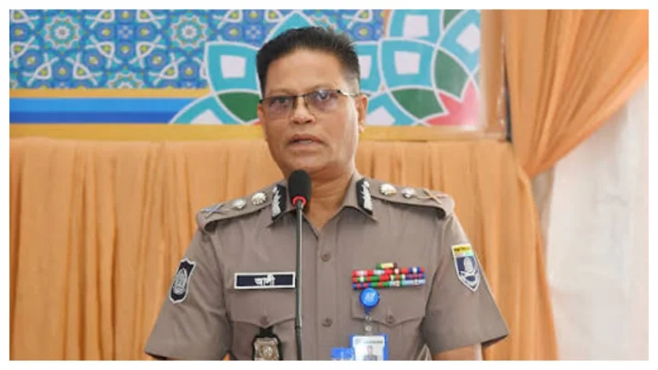 ছিনতাইকারীরা গ্রেপ্তারের পরও আইনের ফাঁকফোকরে বেরিয়ে যায়: আইজিপি