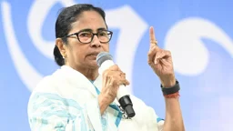 বিদ্রোহী এমপিদের ফিরে আসতে সময় বেঁধে দিলেন মমতা
