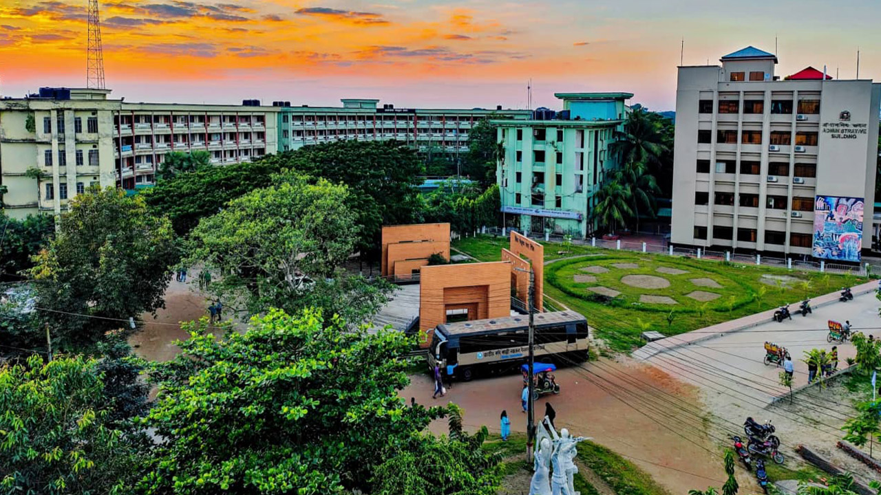 ২০ পেরিয়ে সাফল্যের পথে কাজী নজরুল বিশ্ববিদ্যালয়