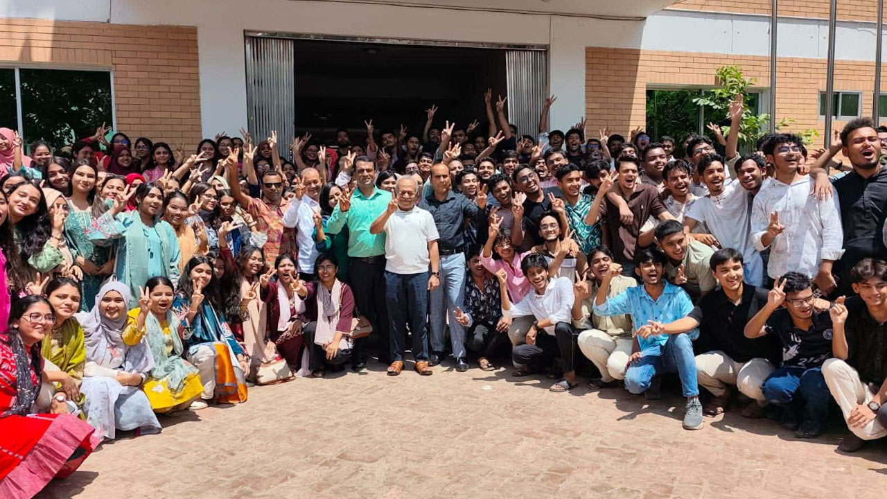 শতভাগ জিপিএ-৫ পাওয়া সেই নাছিমা কাদির মোল্লা স্কুলকে শোকজ