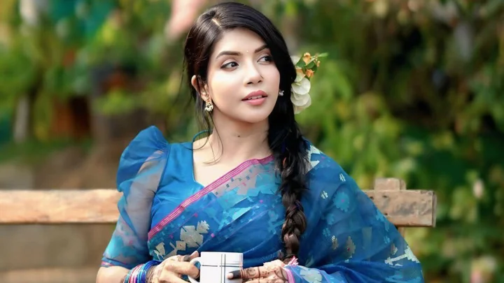 শিল্পের মাধ্যমে মানবতার পাশে নওশাবা
