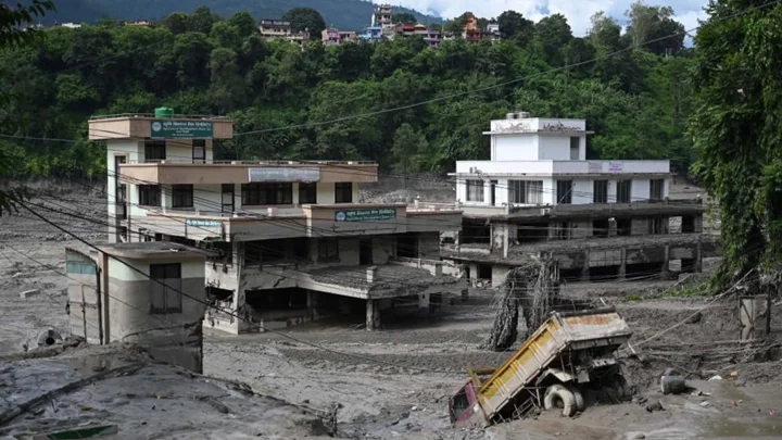 নেপালে আকস্মিক বন্যায় নিহত বেড়ে ২৮৯