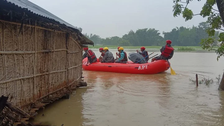 নেপালে টানা ভারী বৃষ্টিতে বন্যা-ভূমিধস, মৃত্যু ১২