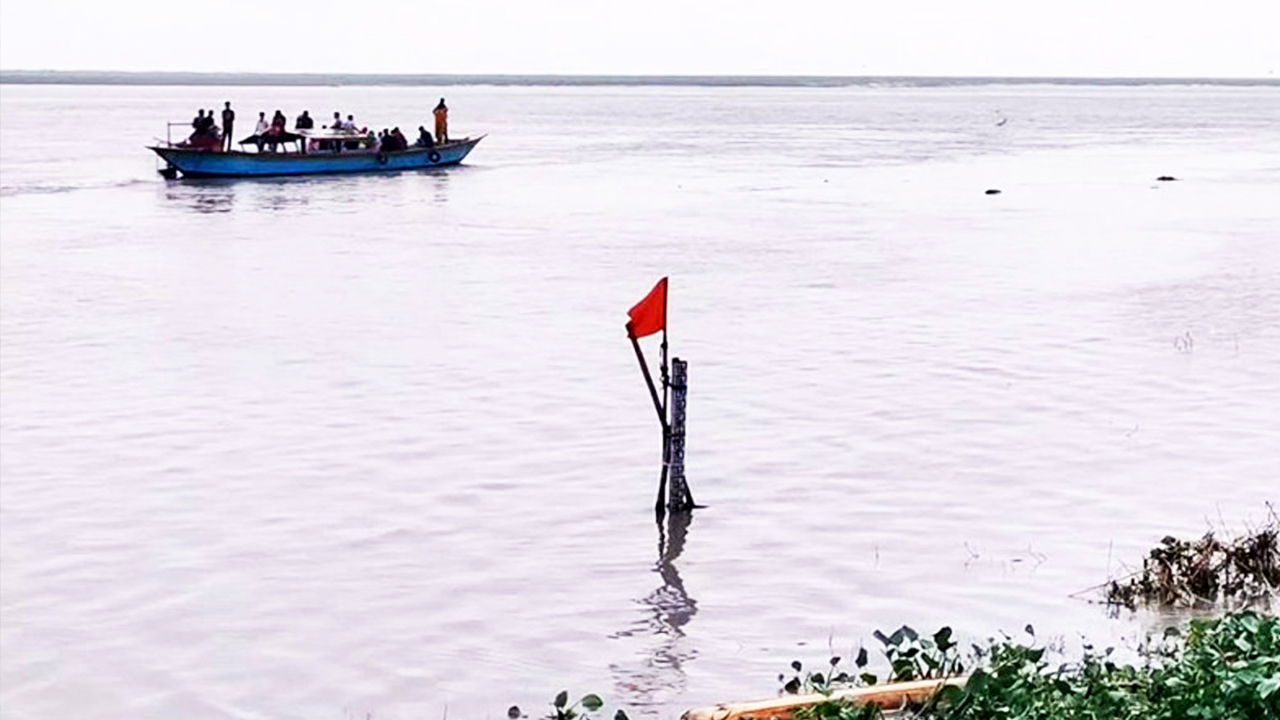 সিরাজগঞ্জে যমুনা নদীর পানি বৃদ্ধি অব্যাহত, বন্যার ঝুঁকিতে ৩১ ইউনিয়ন