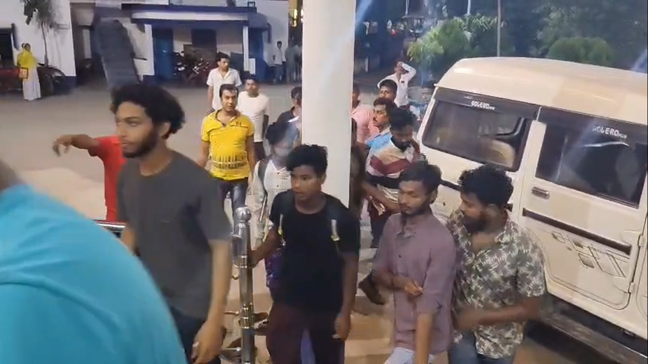 ভারতে ১২ কথিত বাংলাদেশি আটক, পাঠানো হলো হোল্ডিং সেন্টারে