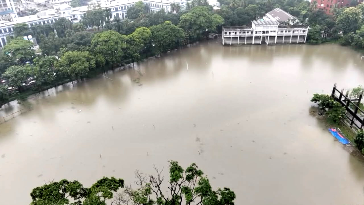 ঢাবির কেন্দ্রীয় খেলার মাঠে মাছের পোনা ছাড়বে ডাকসু