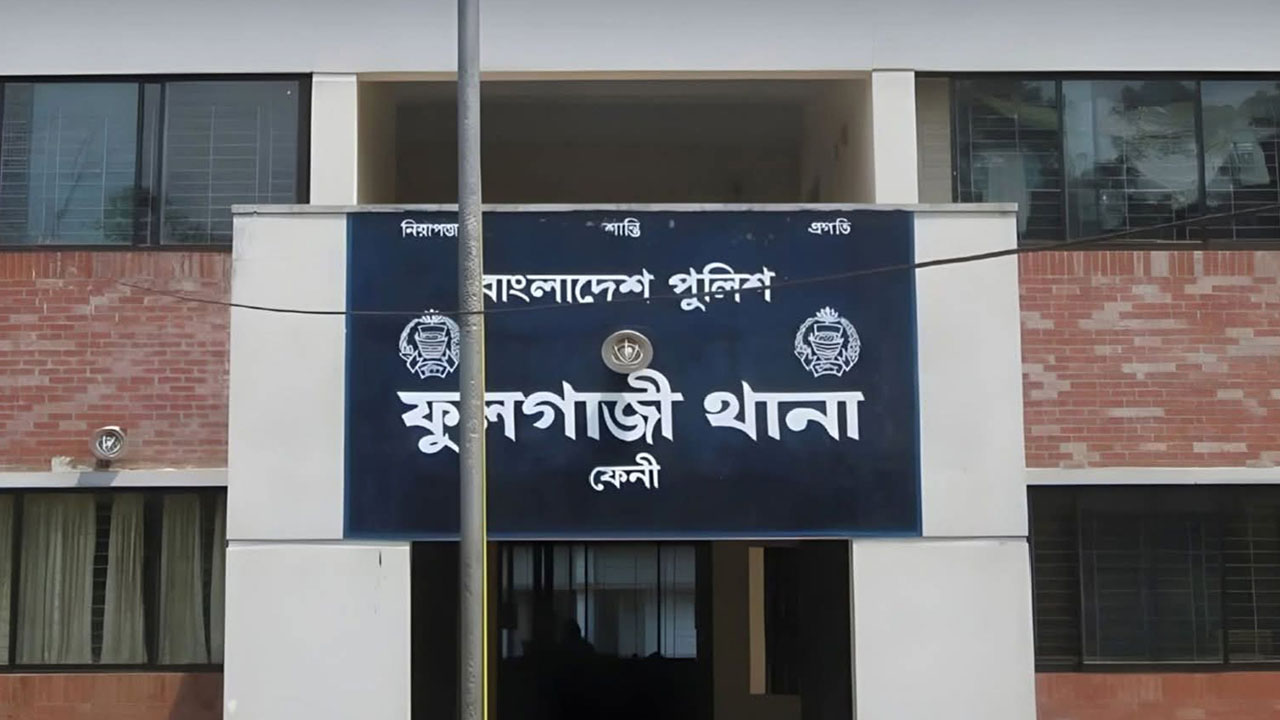 ২৬ চেকে অঙ্ক বদলে অর্ধকোটি টাকা আত্মসাৎ, তিন কর্মচারী গ্রেপ্তার
