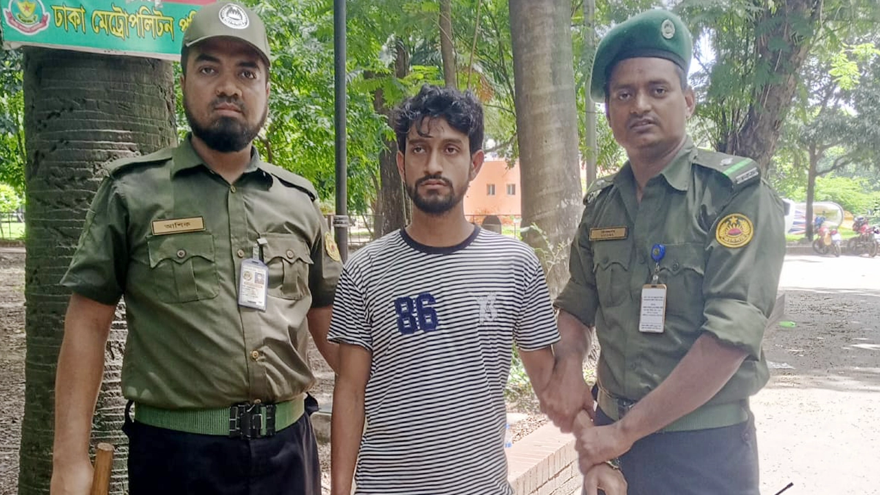 রমনা পার্কে স্কুলছাত্রীকে অচেতন করে অপহরণের চেষ্টা, আটক ১