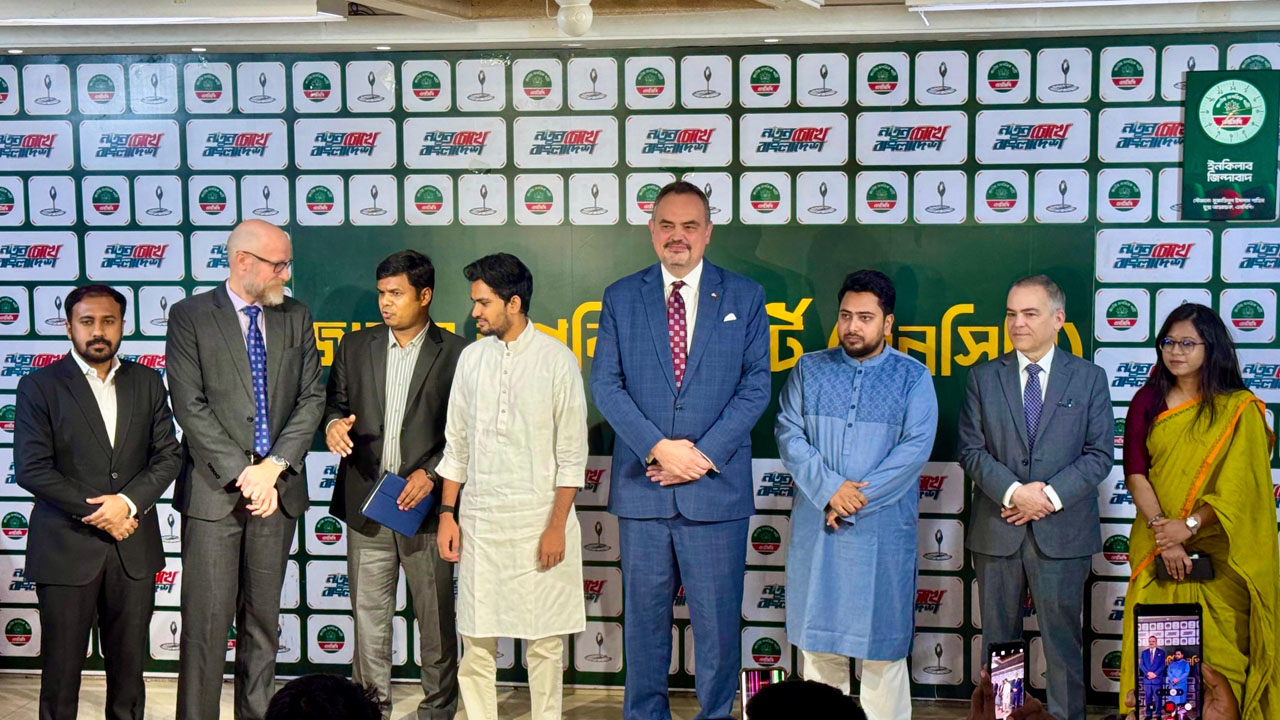 নাহিদ ইসলামের সঙ্গে মার্কিন রাষ্ট্রদূতের বৈঠক