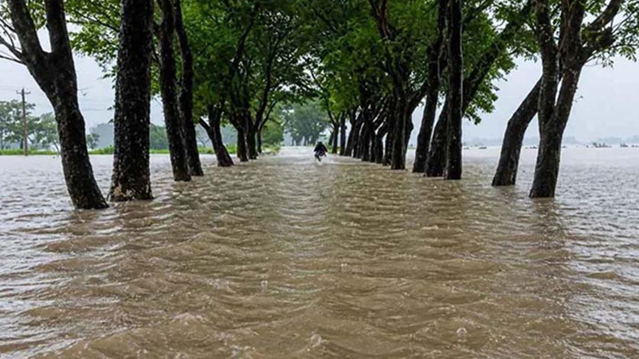 উত্তরাঞ্চলে বাড়ছে নদ-নদীর পানি, ৫ জেলায় বন্যার আশঙ্কা
