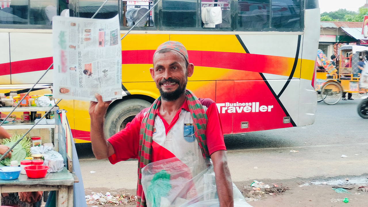 মানুষের সুখ-দুঃখের বার্তা বয়ে বেড়ান নির্বাক জামিল