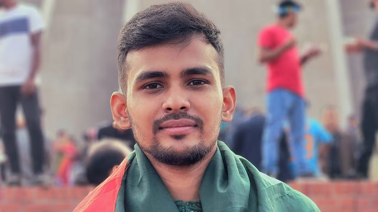 ‘যাদের ফার্মের মুরগি বলছেন তাদের বন্ধুরা শহীদ হয়েছে বলেই আপনি শিক্ষামন্ত্রী’