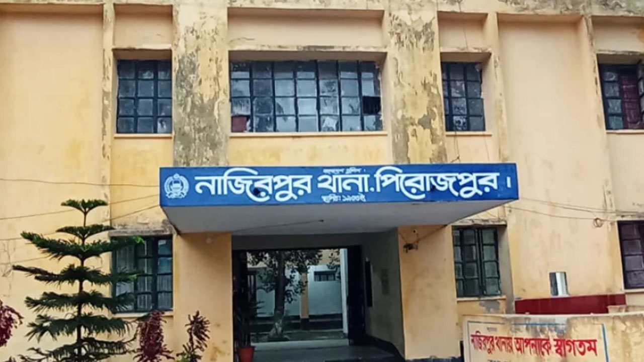 আ.লীগ নেতার নেতৃত্বে মন্দিরের জমি দখলের চেষ্টা, বাধা দেওয়ায় হামলা