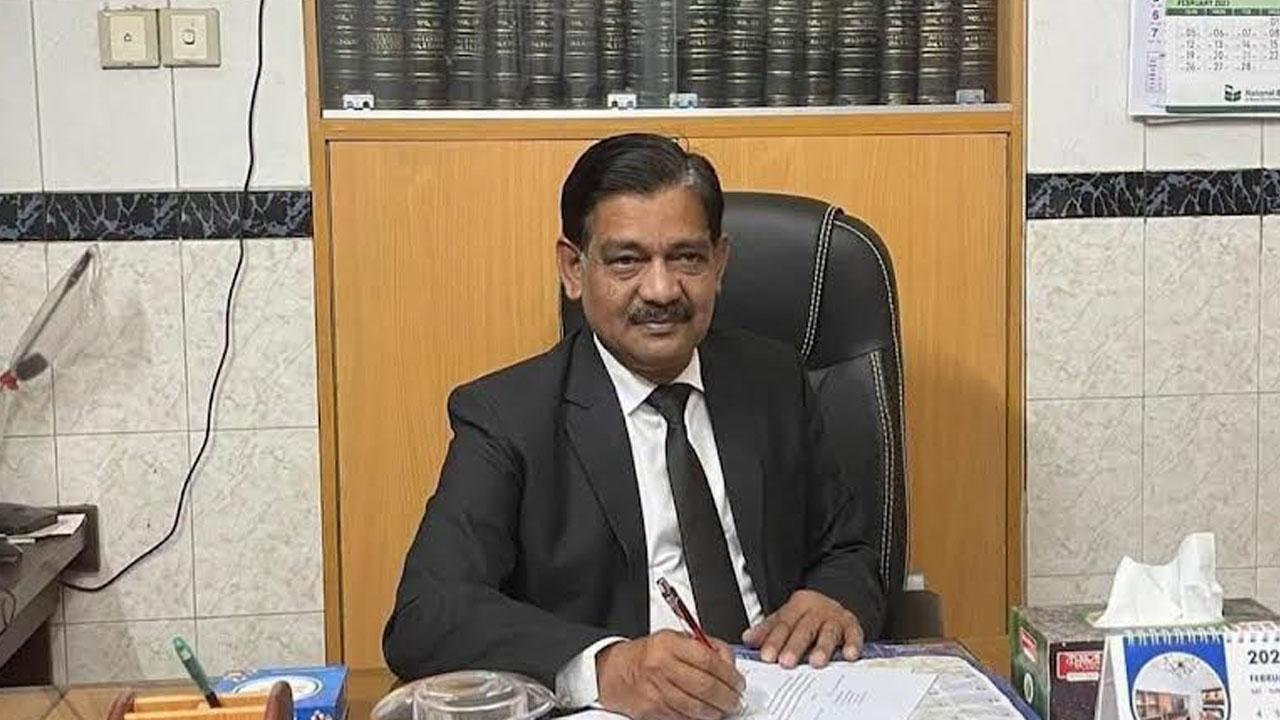 বিসিসি’র সাবেক প্যানেল মেয়র রফিকুল ইসলাম গ্রেপ্তার