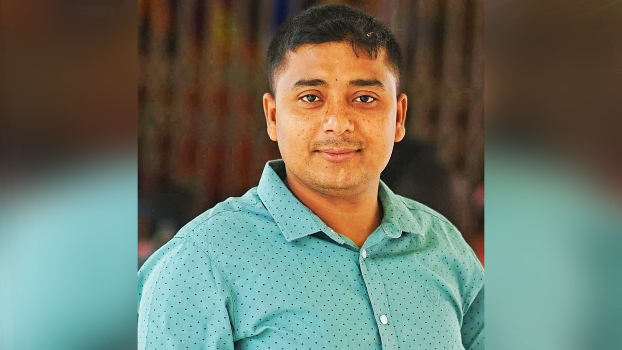 তারে শুকাতে দেওয়া শার্ট নিতে গিয়ে বিদ্যুৎস্পৃষ্টে যুবকের মৃত্যু