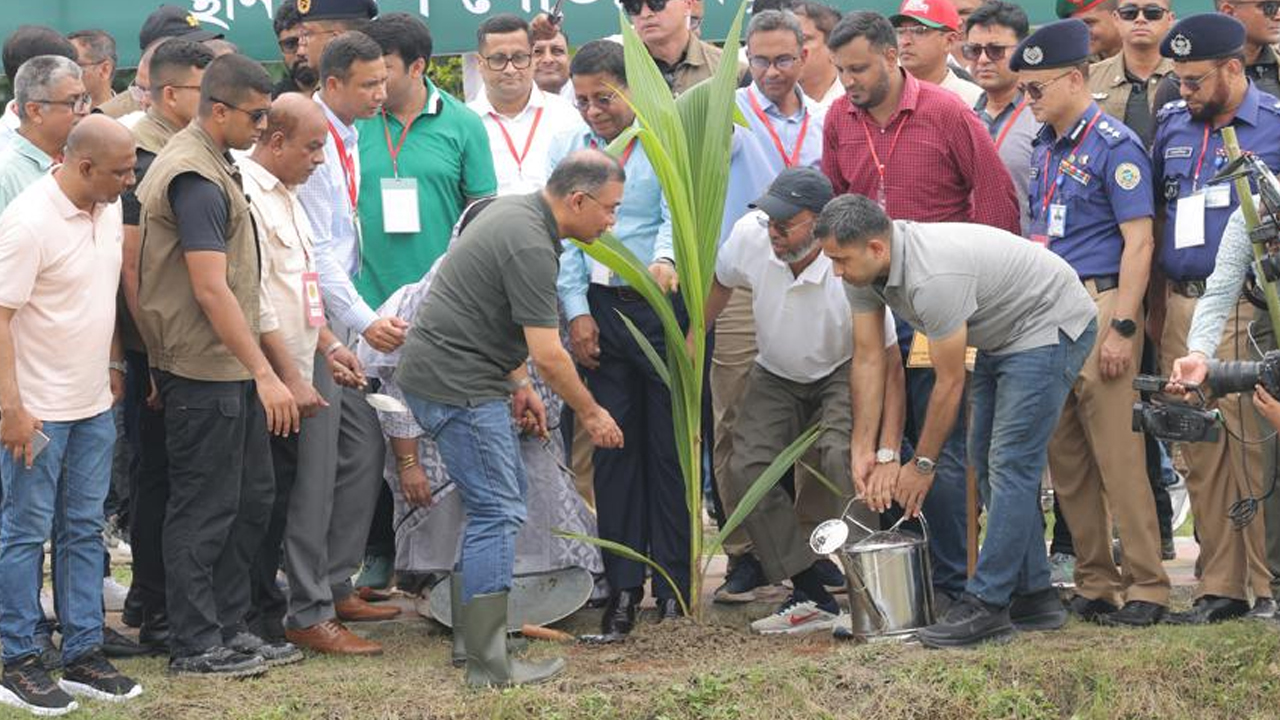 বরিশালে বৃক্ষরোপণ কর্মসূচির উদ্বোধন করলেন প্রধানমন্ত্রী
