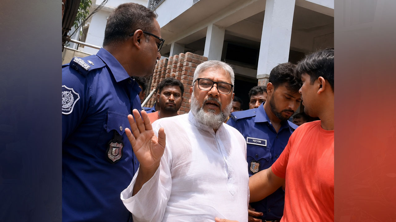 ঝিনাইদহে আ.লীগ নেতাকে ধরতে গিয়ে বাধার মুখে ফিরে এলো পুলিশ