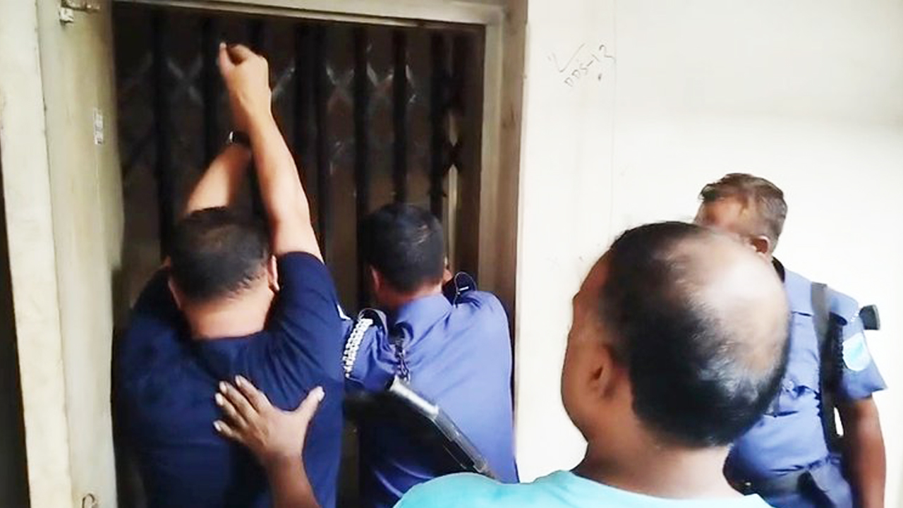 বিশাল বাড়িতে একাকী মৃত্যু, শেষ বিদায়েও অনুপস্থিত স্বজনরা