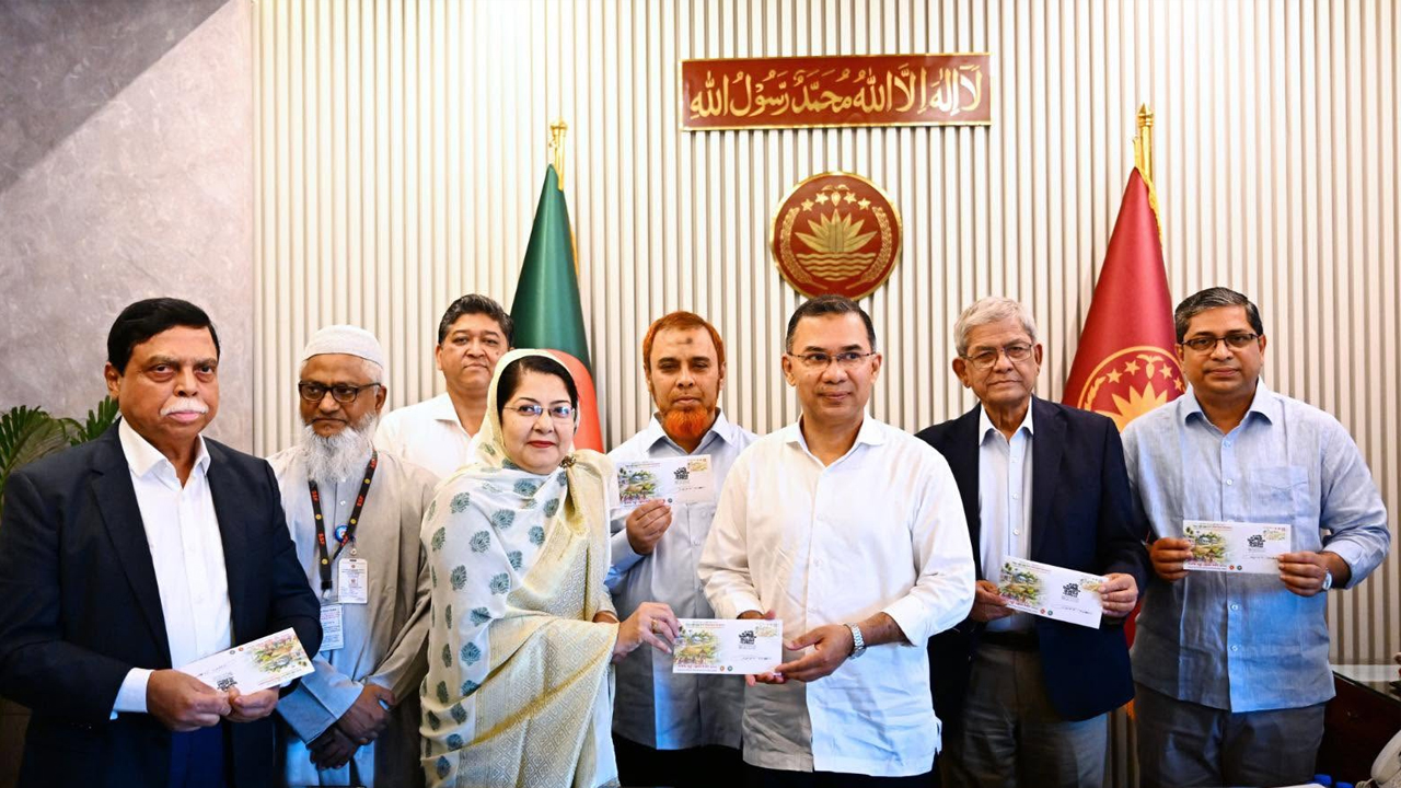 পল্লী উন্নয়ন দিবস উপলক্ষে স্মারক ডাকটিকিট উদ্বোধন করলেন প্রধানমন্ত্রী