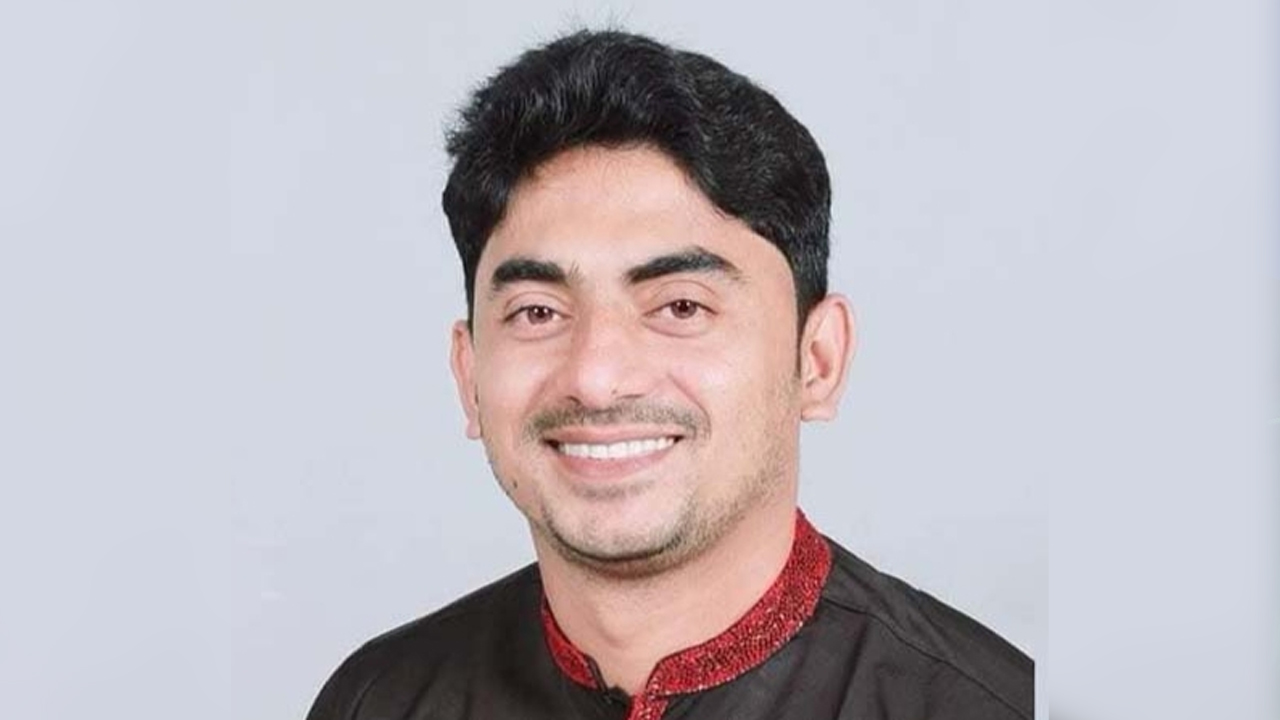 দেশে ফিরেই বিমানবন্দরে গ্রেপ্তার সাবেক কাউন্সিলর