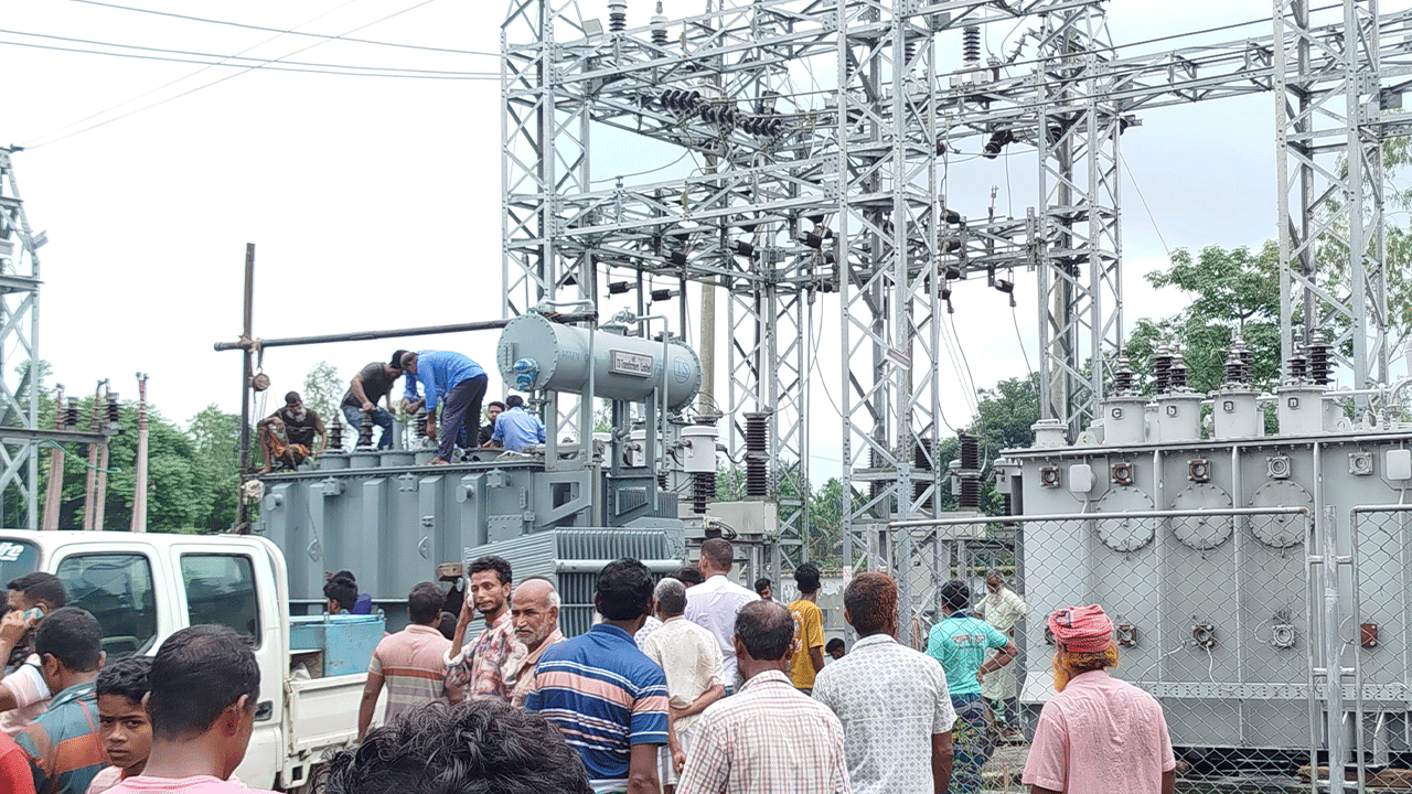 লালমনিরহাটে চার দিন ধরে নেই বিদ্যুৎ, দুর্ভোগে ৫০ হাজার মানুষ