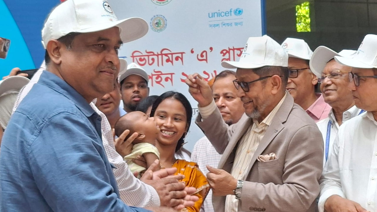 মায়ের শাল দুধের চেয়ে বড় ভিটামিন নেই: স্বাস্থ্যমন্ত্রী