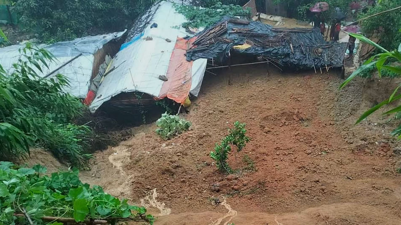 কক্সবাজারে চার দিনে পাহাড়ধসে ১৭ জনের মৃত্যু
