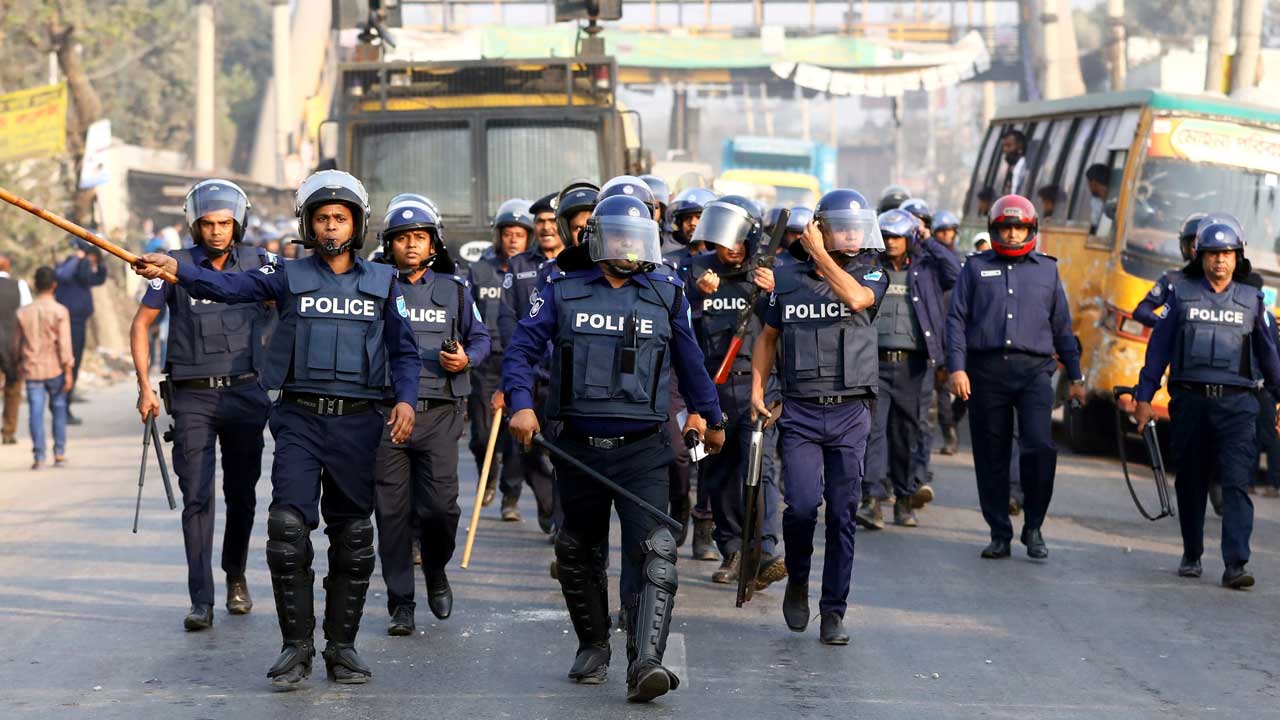 আ.লীগের প্রতিষ্ঠাবার্ষিকীতে ঢাকার নিরাপত্তায় ১৮ হাজার পুলিশ