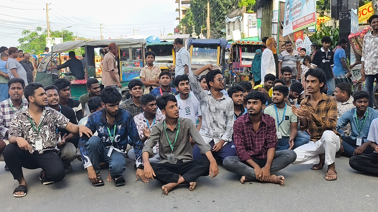আমরা পানিতে, মন্ত্রী কেন এসিতে